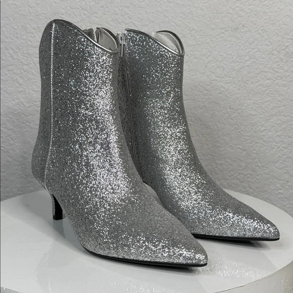 ON 34TH AATIRA TULIP GLITTER BOOTIES SILVER KITTEN HEEL POINTED TOE SIZE 7 *NIB* - Picture 2 of 15
